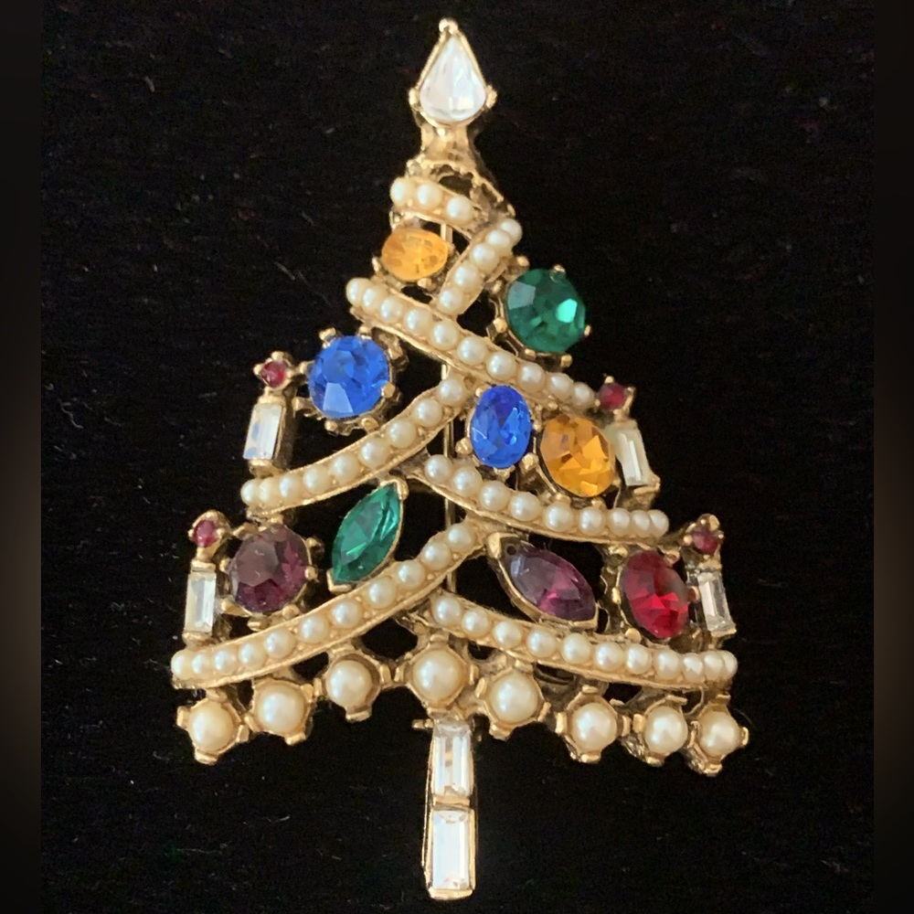 Pell Christmas Pin